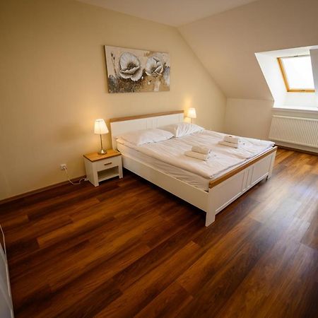 Apartman U Krale - 2 Jicin Exterior photo