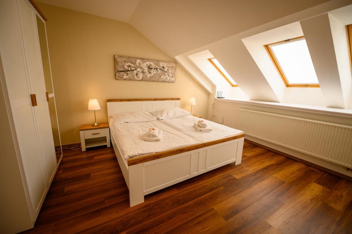 Apartman U Krale - 2 Jicin Exterior photo